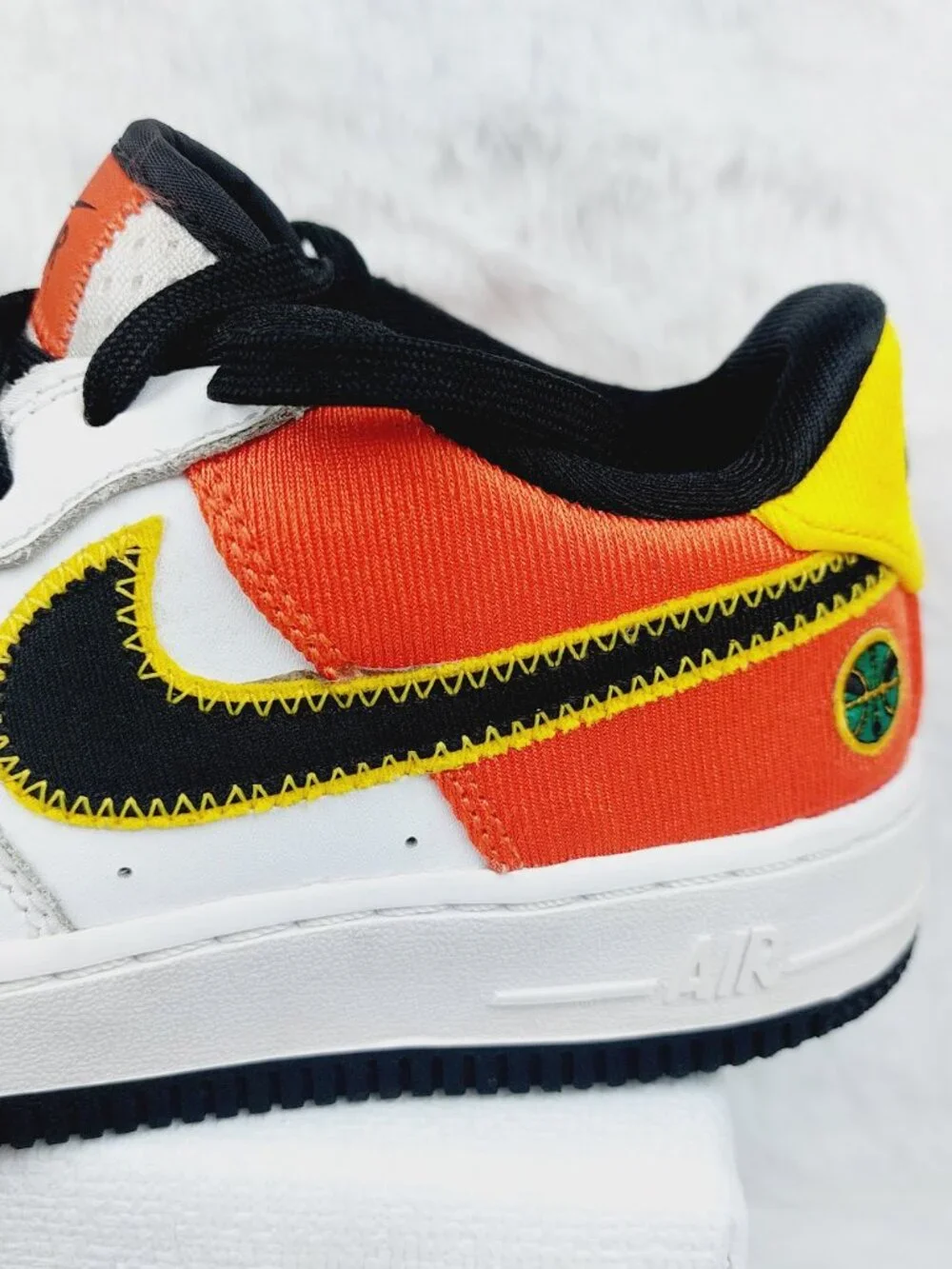 Nike Boys' White Orange Flash Amarillo Black Air Force 1 LV8 Low Sneaker Size 4Y